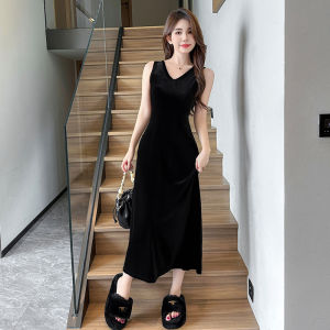 AMMIN 2024 Autumn new black Hepburn style haute couture French V-neck strapless sleeveless velvet fashion cut-out halterback design A-line mid-length elegant dress