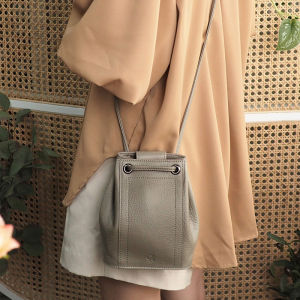 Charin Bag-  Blooms เบาเพียง 200g ปรับสะพายสายเดี่ยวหรือสายคู่ หนังวัวนุ่ม-เบา