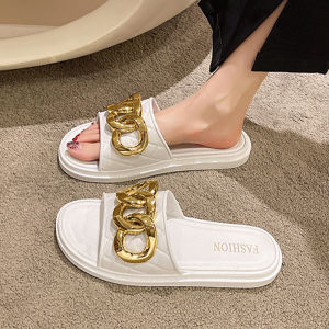 LHSunday ใหม่มาก รองเท้าแตะแฟชั่นสไตล์สาวเกาหลีแต่งอะไหล่สีทองด้านหน้า รองเท้าแตะแฟชั่นดูหรูดูแพงไม่ไหว รองเท้าแตะสีพื้นเรียบๆสวมใส่สบาย ทรงเรียวตรงเข้ารูปเท้า งานดีมาก