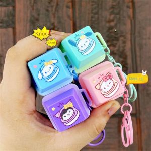 FB5G แป้นพิมพ์สำหรับแป้นพิมพ์ พวงกุญแจ Sanrio ซันริโอ ที่ส่องสว่างส่องสว่าง จี้ห้อยกระเป๋า  ของเล่นพวงกุญแจคีย์บอร์ด