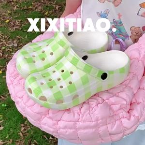 WY-XIXITIAO Croc Shoes Big Head Shoes Summer Simple Color-Block Plaid Student Girl Heart Croc Shoes Beach Vacation Soft Sole Sandals for Women