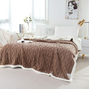 Thick double-sided lambskin Tafu jacquard blanket and soft and skin friendly sleeping blanket