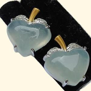 Heart Shape Icy Translucent Natural Type A Jadeite Jade Cabochons design as Apple shape with 18k stud earrings certificate weighs 2.65 grams (18k06)