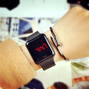 EFJ138 Jam Tangan LED Bahan Silikon Digital Watch Fashion Unisex