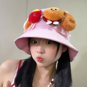 BEAUTYLADIES ปรับได้ หมวกกันแดดแบบมีรู ระบายอากาศได้ ปีกกว้าง หมวกชาวประมงแฮมเบอร์เกอร์ สร้างสรรค์ ตุ๊กตาผ้าขนฟู หมวกกันแดดลายการ์ตูน ผู้หญิง