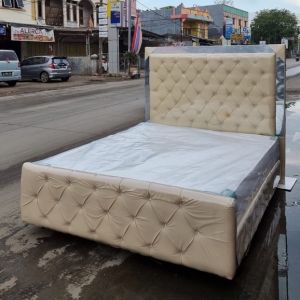 Divan Minimalis Murah Kaca / Tempat Tidur Kasur Ranjang (DIVAN SAJA)