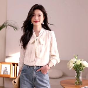 Ammin 2024 Mùa Xuân Pháp v-Cổ đính nơ họa tiết thêu dài tay kẻ sọc hoa Cotton Áo Cho Phụ Nữ phong cách Hàn Quốc đi lại áo blouse thanh lịch