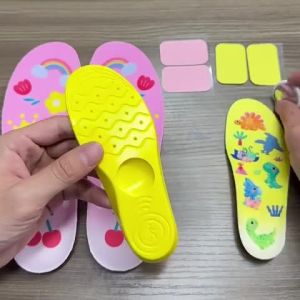 พื้นรองเท้าป้องกัน Airtag สําหรับเด็กและอาวุโส พื้นรองเท้า Airtag ช่วยคุณค้นหาตัวเร็วของครอบครัวของคุณ ติดตามขั้นตอนและรองเท้าของคุณ ลายการ์ตูนสายรุ้งน่าร