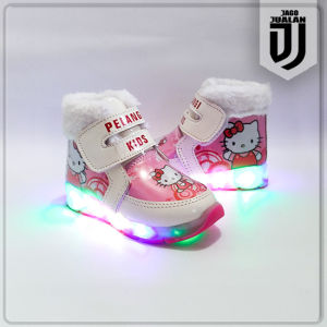 Sepatu Boots LED Hello kitty Anak Perempuan usia 1 2 3 4 5 tahun / Sepatu Boot Bulu Anak Balita Cewek Perekat / Sepatu MENYALA Boots Anak Cewek Kerah Bulu Halus / Sepatu Baby Boots Wanita Sol Menyala Motif Hello Kitty / Sepatu Balita Perempuan LED Terbaru
