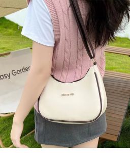 รุ่นใหม่ กระเป๋าแฟชั่นหนังพียู งานสะพายไหล่ แฟชั่นเรียบง่าย