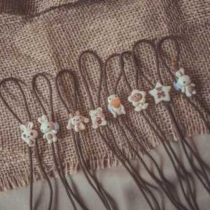 Tali Strap Masker Hijab & Kalung Masker Clay Putih Cream Lucu