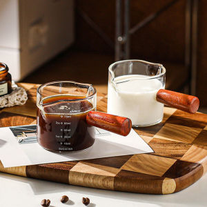 Glass Measuring Cup with Wooden Handle Double Spout Coffee Milk Tea Pot Coffee Mug Coffee Measuring Cups