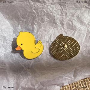 [COD] Big House เข็มกลัดรูปตัวการ์ตูนน่ารักรูปเป็ดสีเหลืองตัวเล็กๆอุปกรณ์เสริมสำหรับเสื้อผ้า