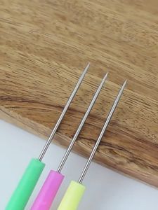 🛠️ 1 Dùi Đục Lỗ Cán Nhựa – Dụng Cụ Tạo Lỗ Chọc Len Làm Handmade DIY PVN10164