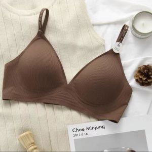 TriumphˉSimple day thin underwear girl Lycra cotton comfortable large elastic Traceless no underwire small chest gathering bra cover
