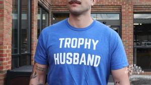 Casual Original Trophy Husband - Funny Hubby Dad Joke Groom Humor Marriage Anniversary MenS Saying T-Shirt