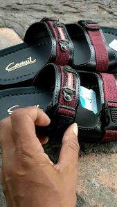 Sandal Pria Terbaik: Pilihan Sandal Gunung, Kulit, & Slop