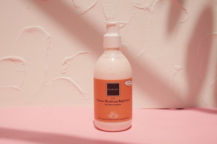 Scarlett Whitening Body Lotion Jolly