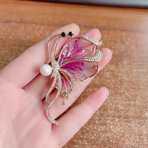 Traditional Inspired Butterfly Brooch with Rhinestones Pearls Lapel Pin Multi Purpose Decoration For Clothing Bags