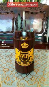 Bình rót rượu cảm ứng thông minh máy rót rượu tự động chử vip 1.5 lít