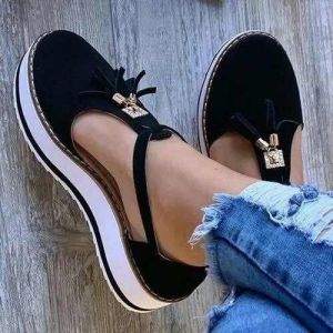 [Free Shipping] New Plus-Size WomenS Shoes: Fashionable Hollowed-Out Fringed Roman-Style Platform Sandals With Thick Soles