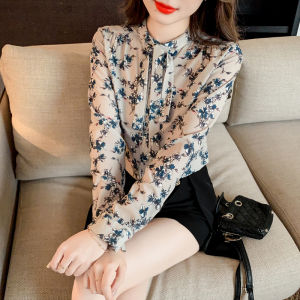 Ammin 2024 Mùa Xuân Đơn Giản Đứng Cổ Áo đính nơ Thiết Kế Tay áo dài Commuter áo cánh vải voan Cho Phụ Nữ phong cách hàn quốc in hoa cổ điển Một hàng khuy áo blouse thanh lịch