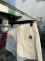 quần short jean đùi nữ cotton co giãn nhẹ lật lai trơn 1 nút túi trước sau  đính cỏ 4 lá thêu may  mắn. 