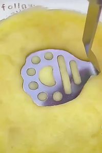 Stainless Steel Wooden Handle Bear Masher Food Grade Masher Tool Potato Masher Home Baking Baby Masher [ Free Shipping ]