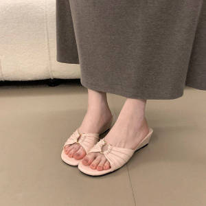 Free Shipping Elegant And Gentle Metal Buckle Pleated Wedge Heel Slip-On Sandals A Niche Design For Summer 2026 Versatile And Easy To Match