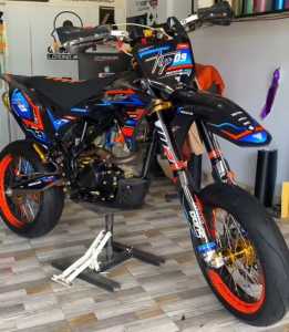 DECAL STIKER CRF 150 / CRF 450 FULL BODY CUSTOM BISA UNTUK KLX / DTRACKER / GORDONS / KTM / YZ / VIAR / HASQVARNA custom desain