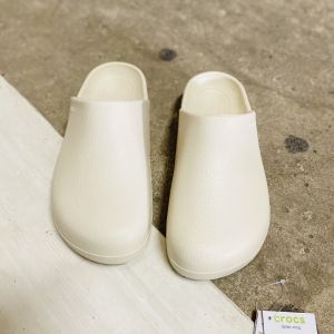 รองเท้าสวมมาใหม่รุน นุ่มดี ใส่สบายใส่ได้ทั้ง ผู้หญิง ผู้ชาย สินค้ามีทุก ไซต์ 36-45