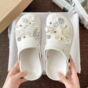 [Free Shipping] Rhinestone Pearl Cloud Clogs Womens Sandals for Outdoor Wear Slip-On Beach Shoes Home Slippers Womens Closed-Toe Shoes