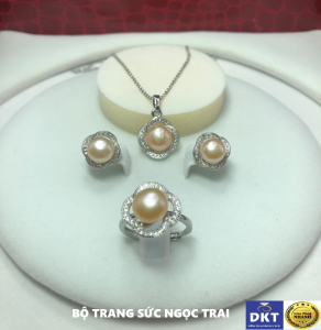 ( QUÀ TẶNG TẾT) BỘ DÂY CHUYỀN NGỌC TRAI SANG TRỌNG MẪU SIÊU HOT-QUÀ TẶNG Ý NGHĨA CHO CHỊ EM.(gold)
