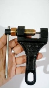 Universal Chain Cutter Tool for 420 428 520 525 530 Motorcycle Chains Link Removal Tool. Black metal design with gold handle. Fits 420-530 chains. Bestseller. 100% quality. Fast delivery. Ready stock.