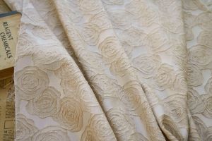 Gilt rose jacquard fabric Vintage yarn-dyed fabric dress bag hand-sewn DIY fabric TJ22123