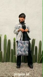 TOTEBAG KANVAS WANITA TEBAL MOTIF BUNGA