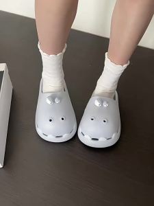 [Free Shipping] Funny Oversized Hippo-Shaped Slippers With Bulging Eyes Perfect For Summer.These EVA-Soled Non-Slip Sandals Are Designed For Outdoor Wear And Feature A Cartoon-Style Design With Holes