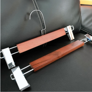 Money comes ไม้แขวนกางเกง ไม้แขวนไม้มีหนีบเหล็ก 31cm Y-09 (6ชิ้น/12ชิ้น)