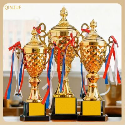 QINJUE รางวัลสร้างสรรค์ ถ้วยรางวัลโลหะ วัสดุโลหะ ดีไซน์ตลก ถ้วยรางวัลกีฬา 1 ชิ้น แสดงคอลเลกชัน ถ้วยร