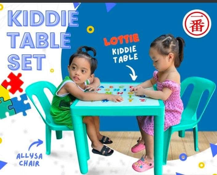 Kids table for store 6