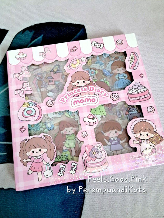 Stiker%20PET%20Seri%20GOTO%20MOMO%20Transparan%20Waterproof%20Aesthetic%20Scrapbook%20Jurnal%2020%2040%20100%20Lembar.%20Empat%20set%20gambar%2025%20lembar%20setiapnya,%20desain%20unik,%20tahan%20air,%20cocok%20untuk%20scrapbook%20dan%20jurnal.%20-%20Image%2010