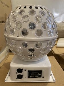 Đèn Lồng Led + Laser  Đèn  Xoay  360 Độ 7 Màu  Nháy Theo Tiếng nhạc [ TD ].