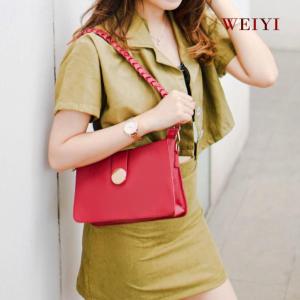 WEIYI Premium Sling Bag Warna Merah Kode WY02