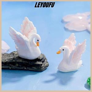 Christmas gift LEYOUFU Cartoon Cute Resin Goose Swan Model Miniature Figurine Car Ornaments Crafts Creative DIY Home Decoration Accessories Gifts