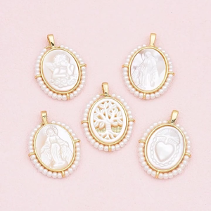 Elegant Oval Virgin Marys Charm Pendant Necklace Crafte from Brass Materials and Freshwater Pearls Casual Wear