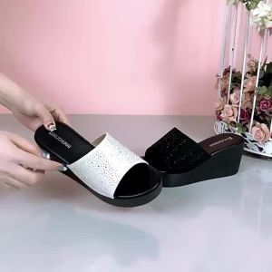 [Free Shipping] 2025 Summer New Wedge Heel Thick-Soled Slide Sandals Fashionable And Versatile Non-Slip Rhinestone High-Heel Sandals For Outdoor Wear