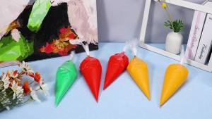 XSEINO Piping Bags 12 Inch - 150PCS Heavy Duty Anti Burst Pastry Bags With Bump Non-slip Design For Icing and Frosting and Cookies Decoration Bags(Thickened)