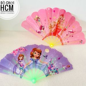 [ CLIP THẬT] Đồ chơi trẻ em quạt nhựa cầm tay xếp nan gấp gọn họa tiết công chúa búp bê elsa kitty bạch tuyết mickey