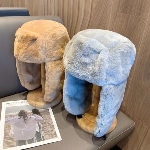 SWEET TIM หมวกกันหนาว ญ หมวกกันหนาว สวย กิจกรรมกลางแจ้งกลางแจ้ง หมวกนักบินชายหญิง ขนปุยฟู กันลม หมวกนักบินขนสัตว์เทียม แฟชั่นสำหรับผู้หญิง สกีสกีสกี หมวกป้องกันหู ฤดูหนาวในฤดูหนาว