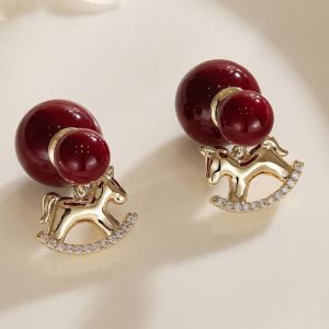 Fashionable Ring Gift 本命年金色锆石小飞马耳钉女适合冬天的耳环 新款爆款精致耳饰